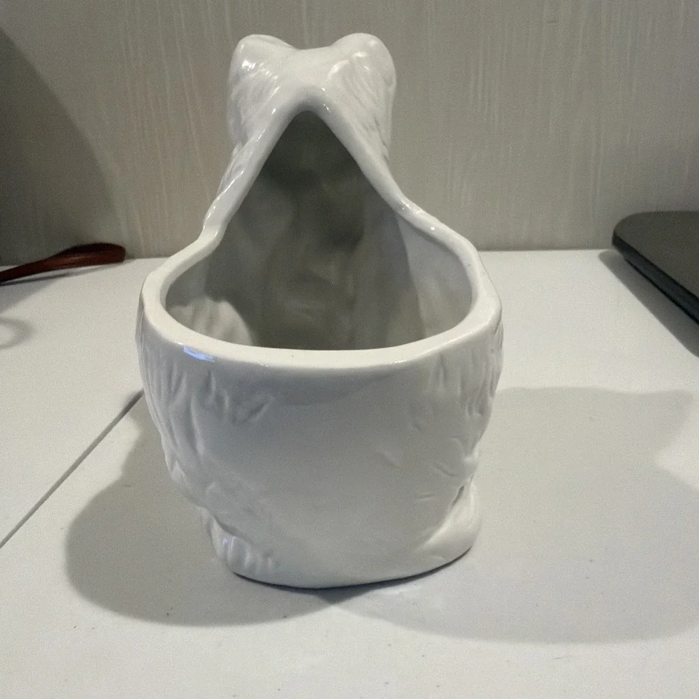 Vtg Persian Momma White Cat Carrying Kitten‎ Ceramic Figurine Planter